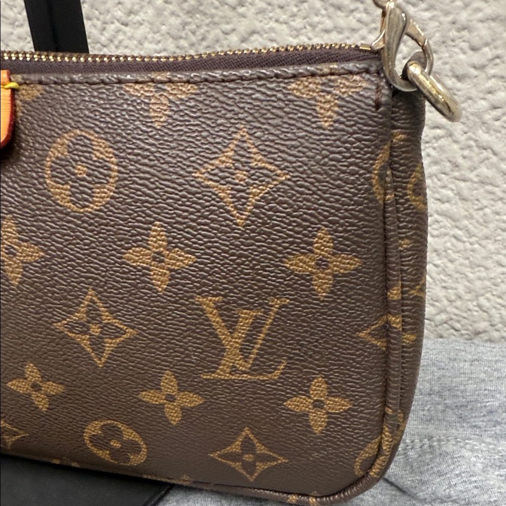 source Unknown Monogram Brown Pochette Chain Wris… - image 3